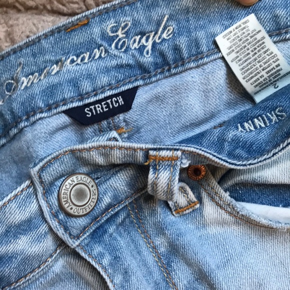 AE light wash distressed jeans - Picture 4 of 8